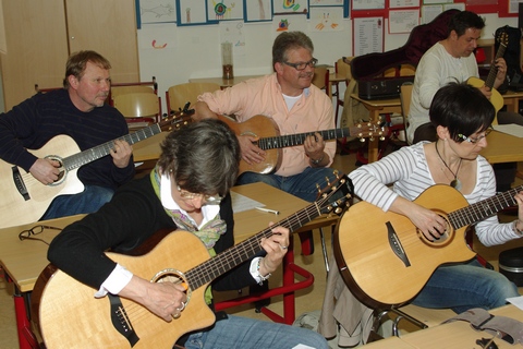 2013-Fingerpicking1